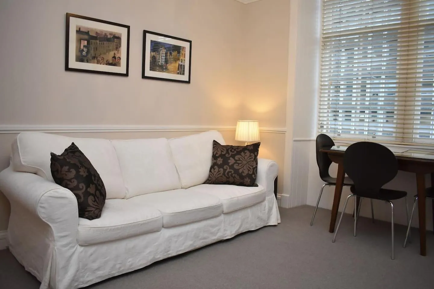 West Port - 2Br In The Heart Of The Old Town Just Off The Grassmarket Edinburgh 0*,