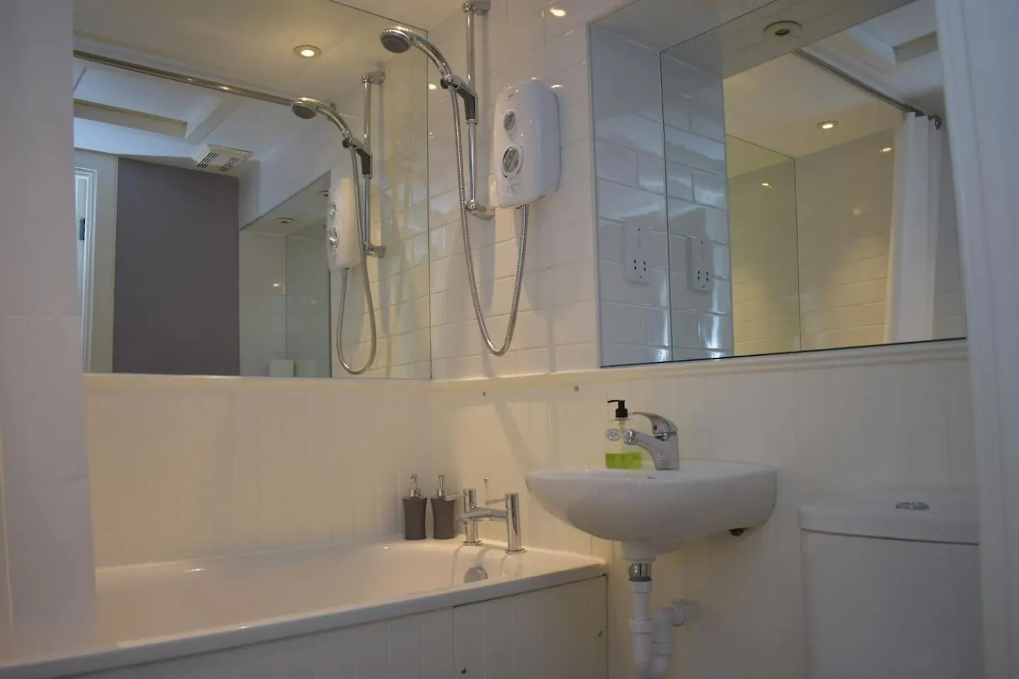 West Port - 2Br In The Heart Of The Old Town Just Off The Grassmarket Edinburgh Apartment