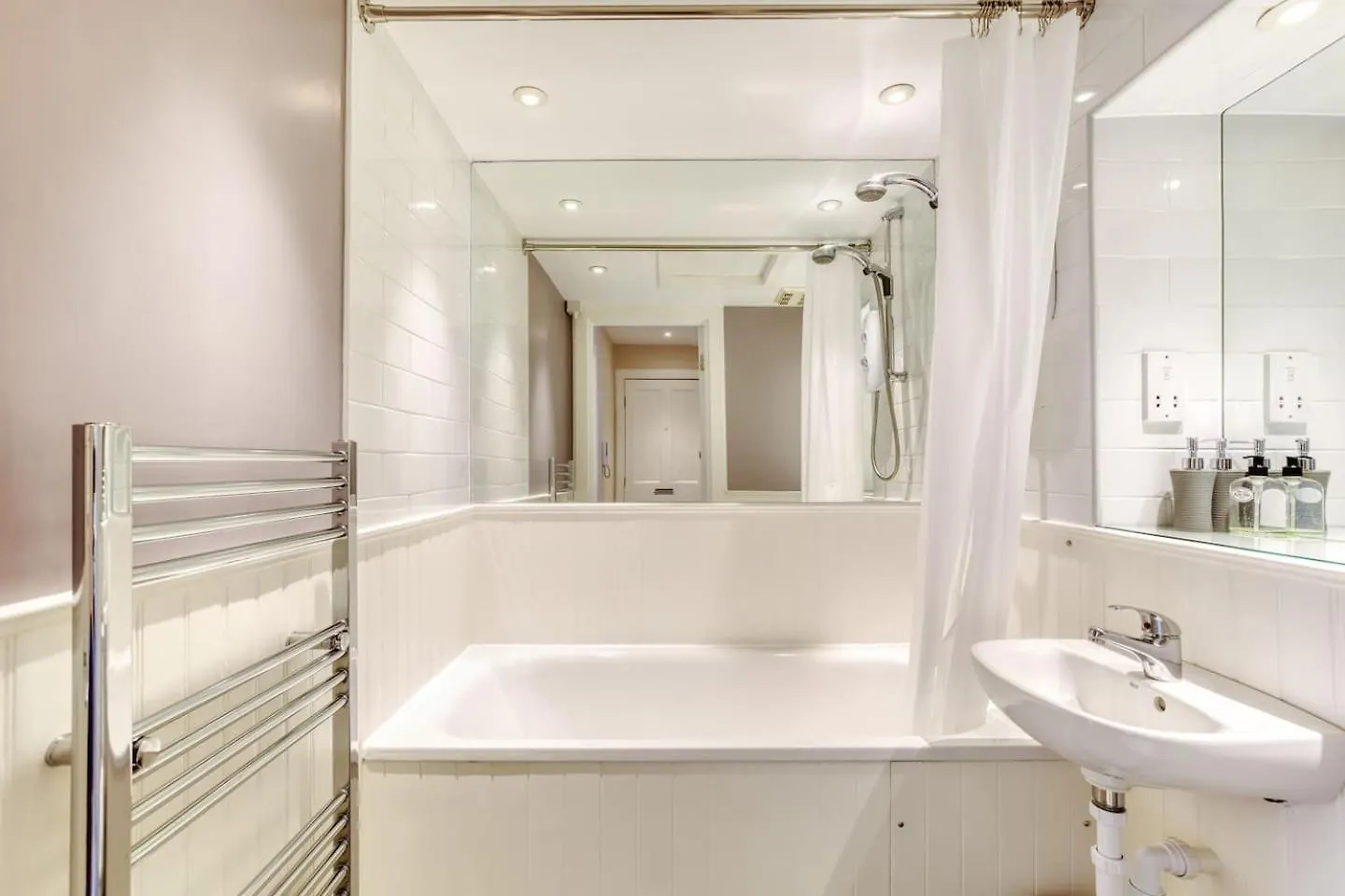 West Port - 2Br In The Heart Of The Old Town Just Off The Grassmarket Edinburgh 0*,